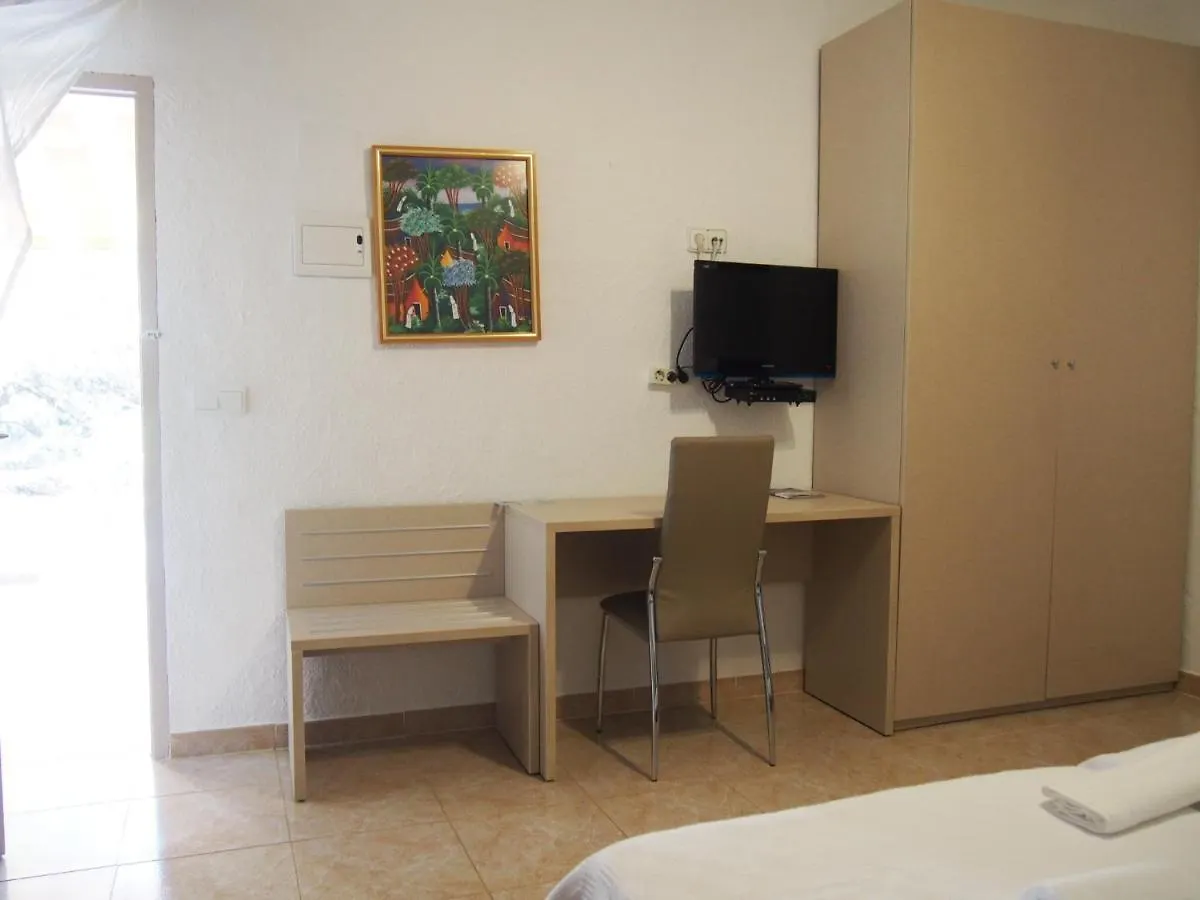 Hotel Lago Playa Es Pujols