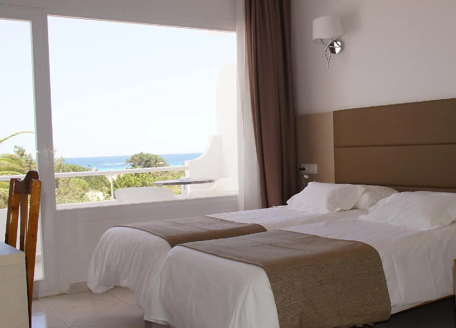 Otel Lago Playa Es Pujols