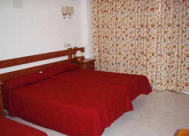 Lago Playa Es Pujols Otel